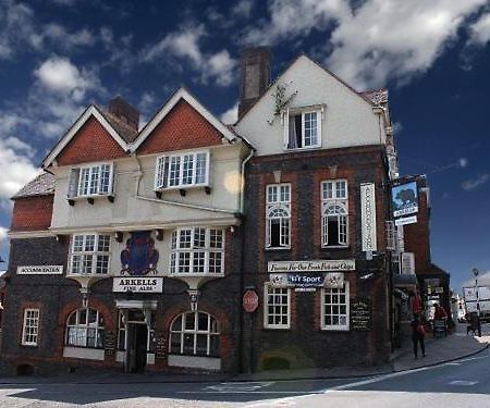 The Bear Marlborough 호텔 외부 사진