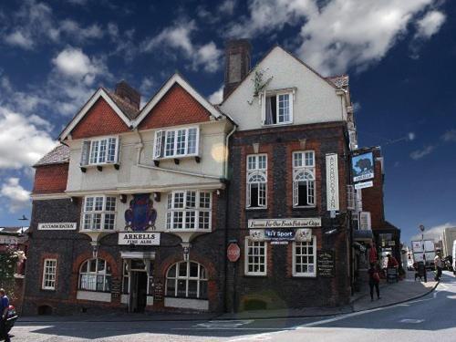 The Bear Marlborough 호텔 외부 사진